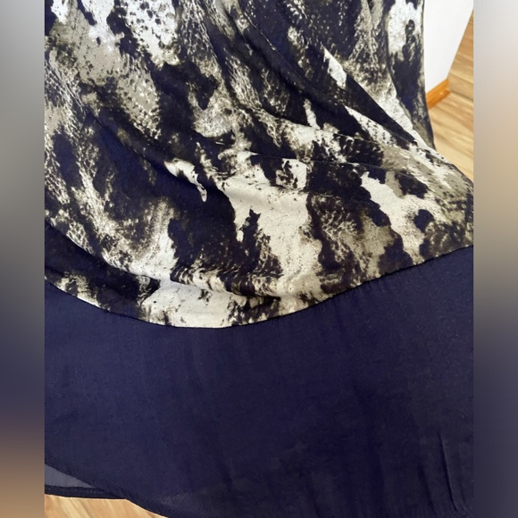 Simply Vera Vera Wang Purple, black and white long sleeve Top - great condition! - Picture 4 of 4